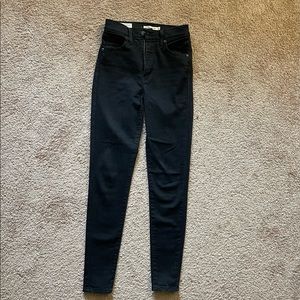 Levi’s black skinny jeans